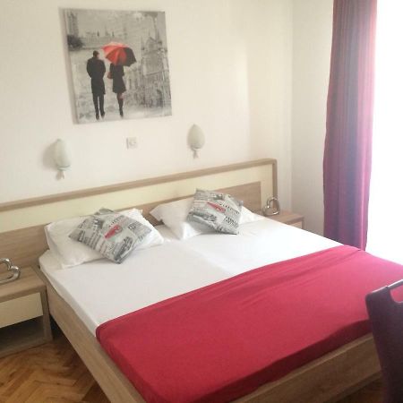 Apartmani Adriatic Ana Novalja Kültér fotó