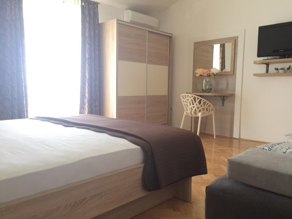 Apartmani Adriatic Ana Novalja Kültér fotó