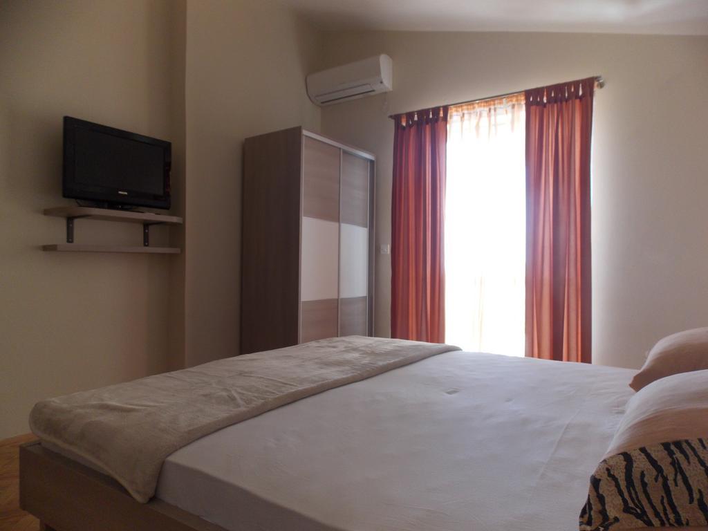 Apartmani Adriatic Ana Novalja Kültér fotó