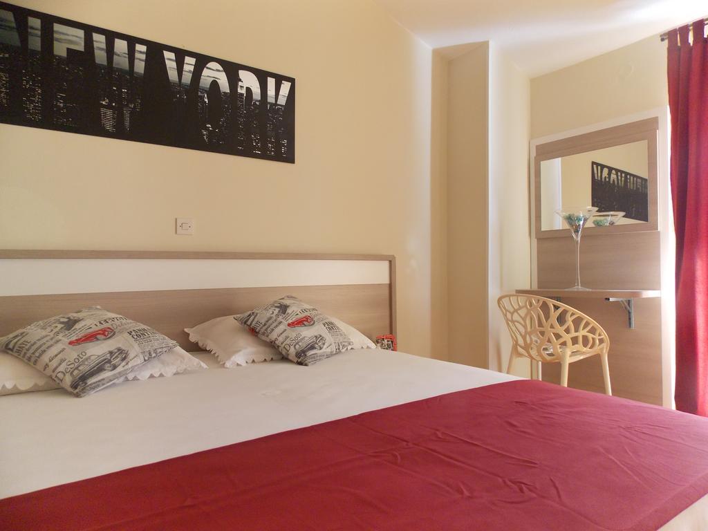 Apartmani Adriatic Ana Novalja Kültér fotó