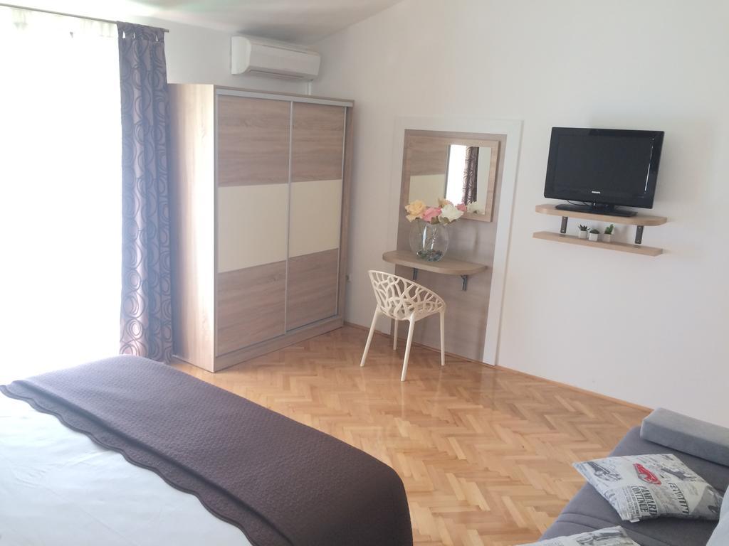 Apartmani Adriatic Ana Novalja Kültér fotó