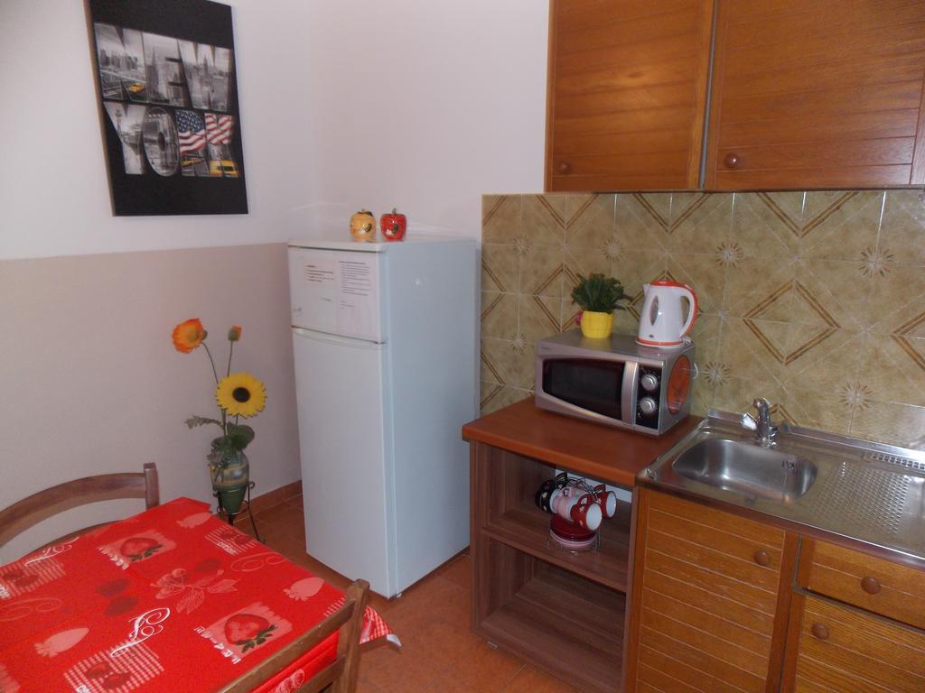Apartmani Adriatic Ana Novalja Kültér fotó