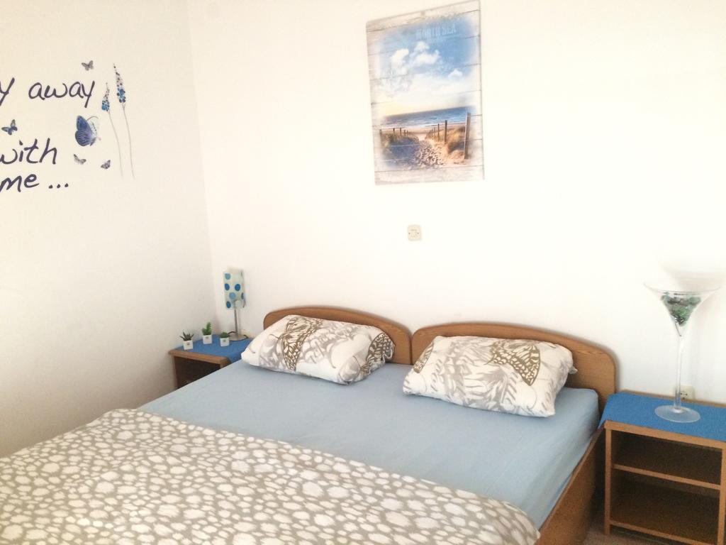 Apartmani Adriatic Ana Novalja Kültér fotó