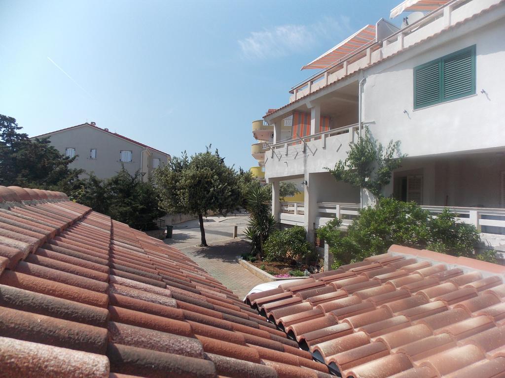 Apartmani Adriatic Ana Novalja Kültér fotó
