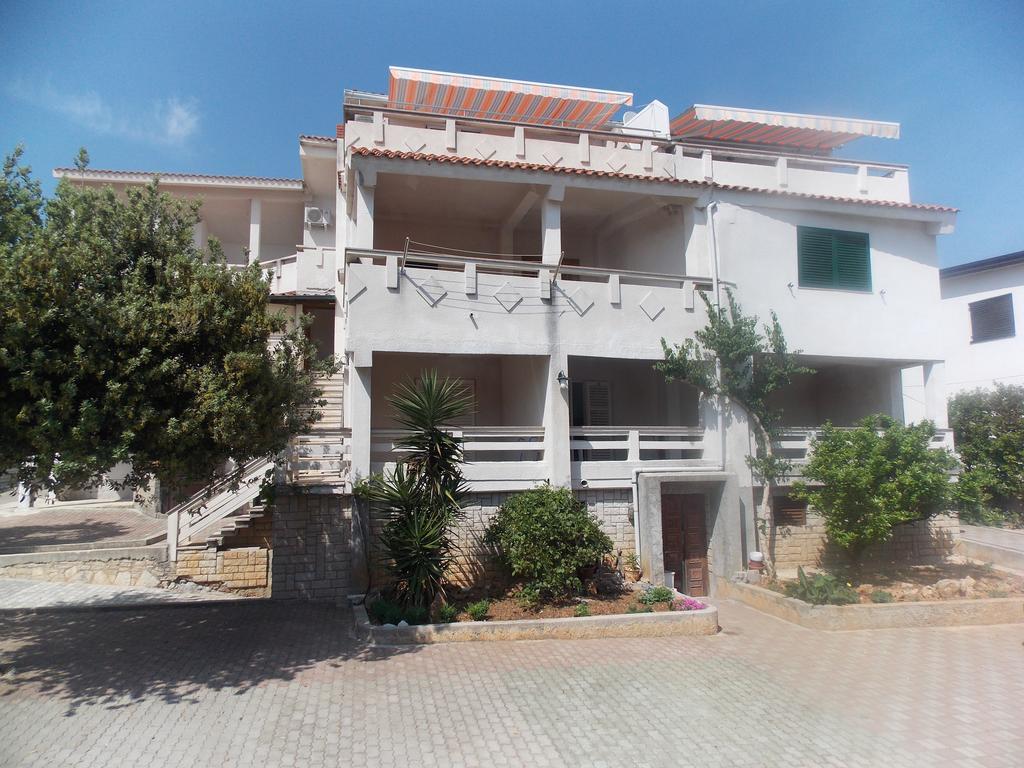 Apartmani Adriatic Ana Novalja Kültér fotó