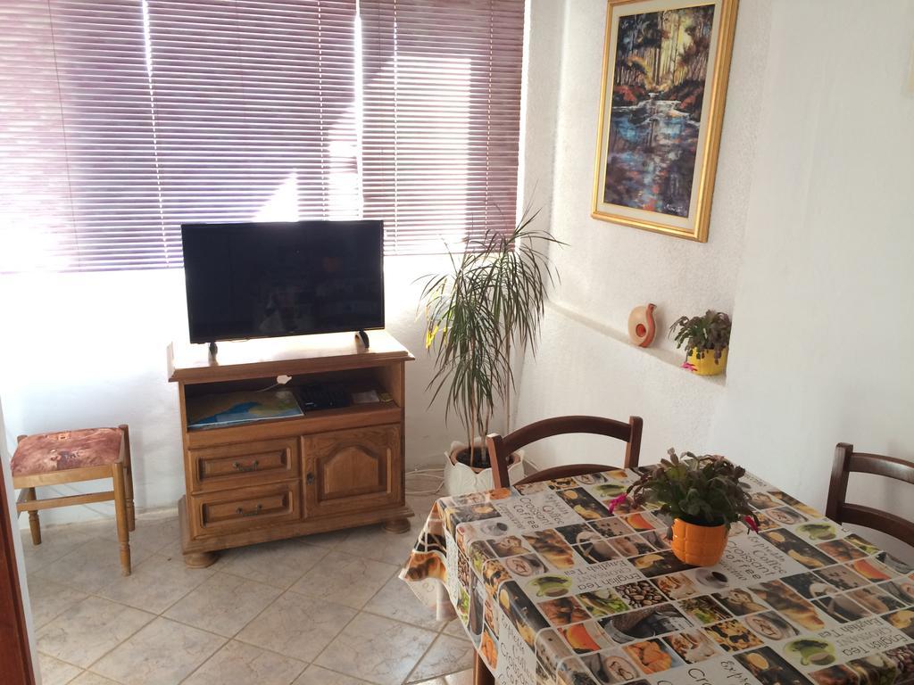Apartmani Adriatic Ana Novalja Kültér fotó